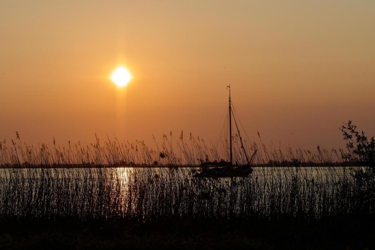 Vakantiehuis Noflik Nijemirdum Luaran gambar
